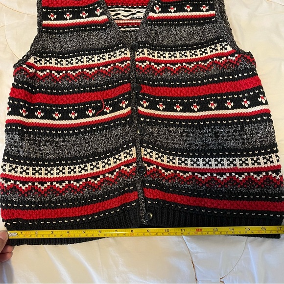 Patterned Knit Vest - Picture 6 of 7